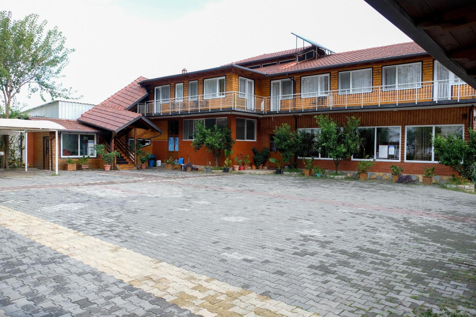 Buna Park Hotel Shkodër Екстериор снимка