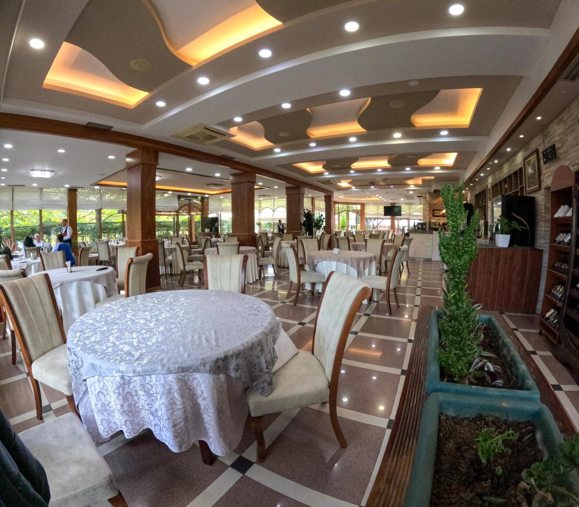 Buna Park Hotel Shkodër Екстериор снимка
