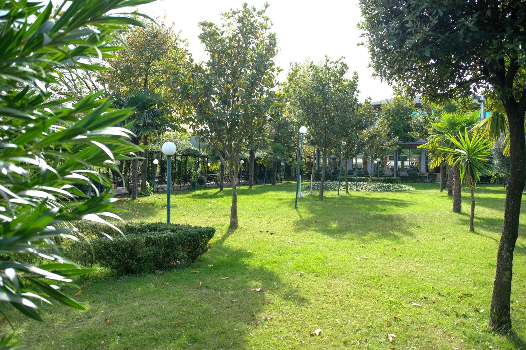 Buna Park Hotel Shkodër Екстериор снимка