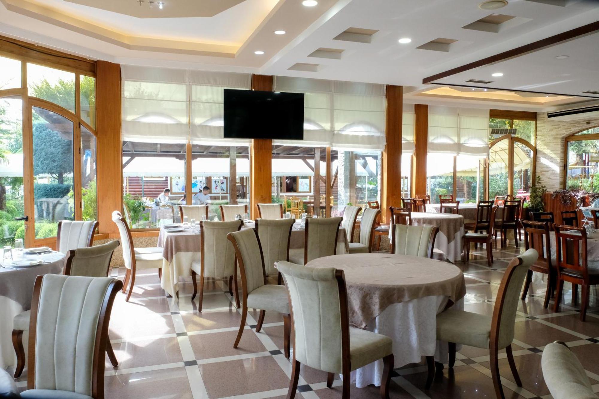 Buna Park Hotel Shkodër Екстериор снимка