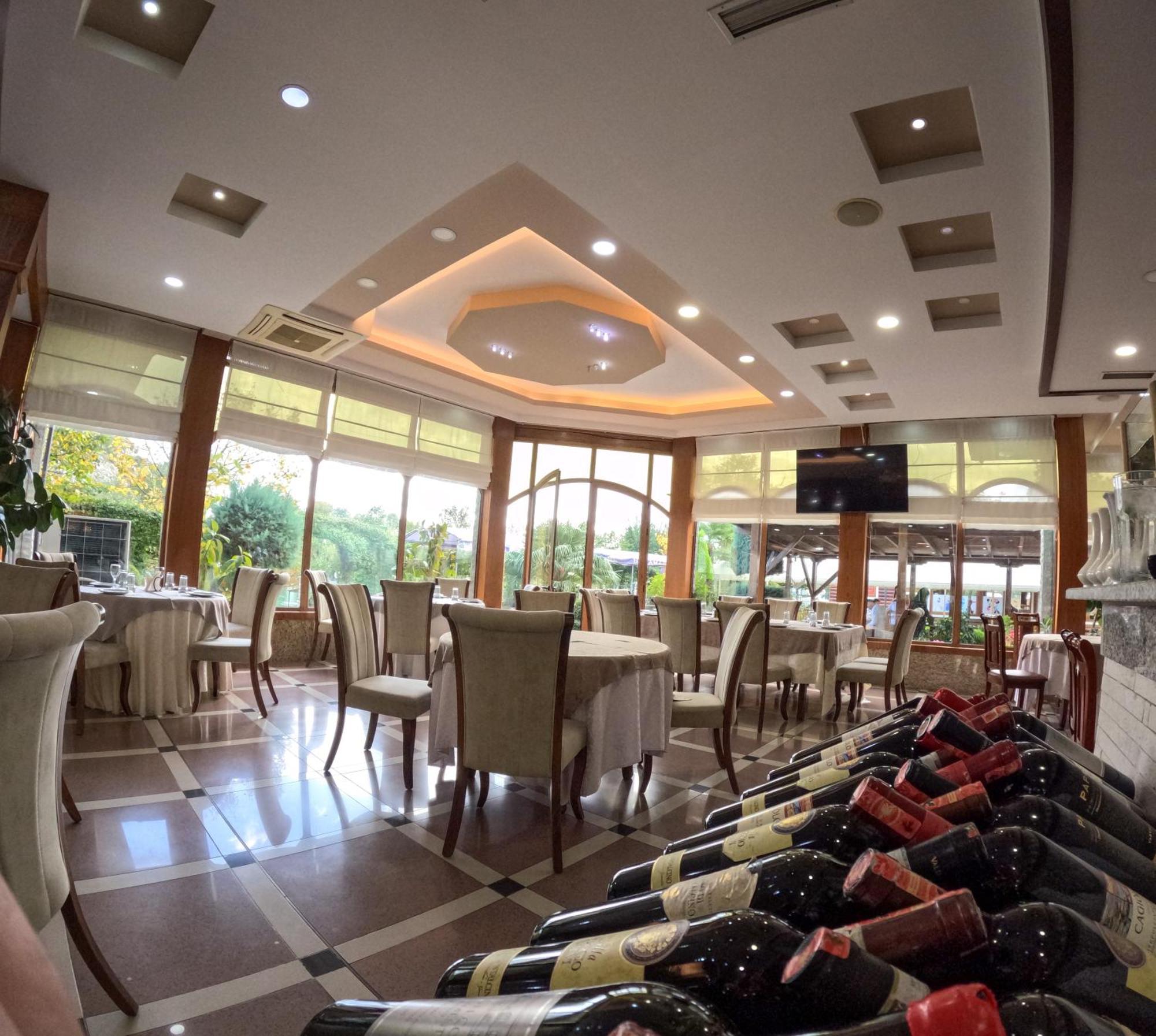 Buna Park Hotel Shkodër Екстериор снимка