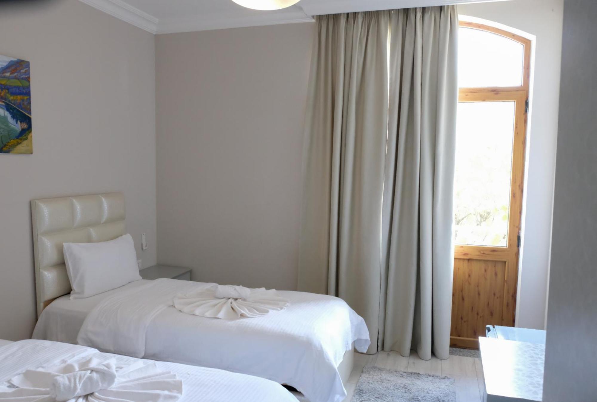 Buna Park Hotel Shkodër Екстериор снимка